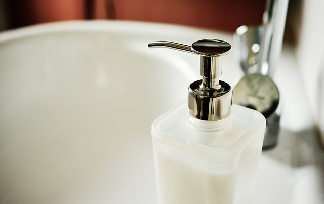 soap-dispenser-2337697_640.jpg